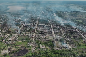 Бої за Вовчанськ на Харківщині: у мережі показали на відео квартали міста, які перетворилися на руїни