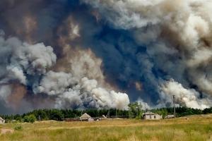 "У Лисичанську дихати нема чим": Жителі міста скаржаться на дим і зміг від лісових пожеж