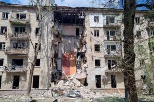 Окупанти повідомили про завершення рятувальних робіт у Луганську після удару: фото