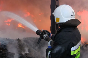 Нічна атака РФ: У Київській області сталася пожежа на промисловому об'єкті