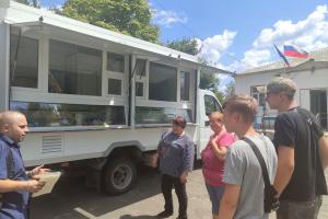 В Северодонецке появилась автолавка: оккупанты хвастаются, жители иронизируют
