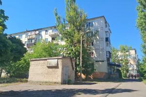 Ситуация в Рубежном: жители жалуются на вонь и взрывы, оккупанты утверждают, что все спокойно