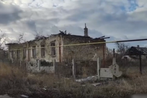 Одни руины и запустение: в сети показали на видео поселок Нижнее на Луганщине
