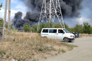 Пожежа біля військової бази в окупованому Маріуполі: у мережі показали відео