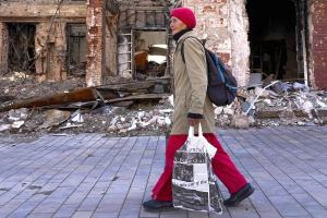 "Болото, но с некоторыми изменениями": Как изменилась жизнь на ранее оккупированных территориях Луганской области