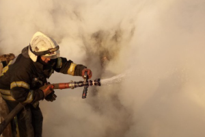 В окупованому Лисичанську спалахнув будинок: одна людина загинула