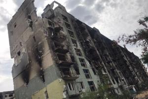 Дрова в під'їздах, і цегла на газових печах: як жителі Сіверськодонецька готуються до зими