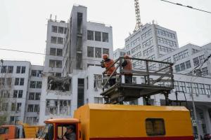 Наслідки авіаудару по Держпрому у Харкові: у мережі показали будівлю з висоти пташиного польоту