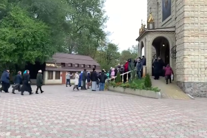Конфликт в Черкассах: представители ПЦУ и МП столкнулись возле храма