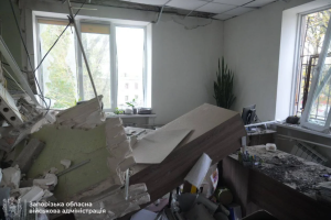 В ОВА показали наслідки удару по житловому кварталу у Запоріжжі: п'ятеро поранених