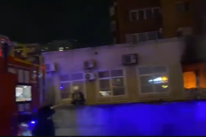В российской Перми две девушки сожгли офис "Единой России": видео с места происшествия