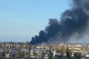 У Сімферополі вибухнув бензовоз: очевидці публікують відео у мережі