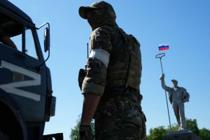 Перевіряють жінок та дітей: окупанти на Луганщині посилили контроль над пасажирами громадського транспорту
