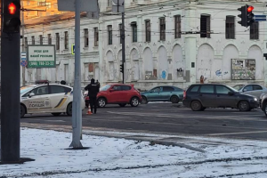 У Дніпрі на вулиці Бандери пролунав вибух: у мережі показали фото наслідків