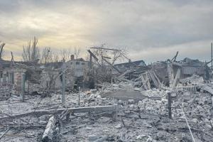 Россияне обстреляли Славянск, четверо раненых и десятки разрушений: в сети показали видео