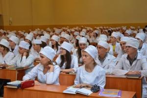 Подвійні виплати не допомогли: З окупованої Луганщини масово виїжджають студенти-медики