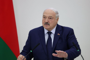 Гра у посередників: Лукашенко запропонував білоруських миротворців для України