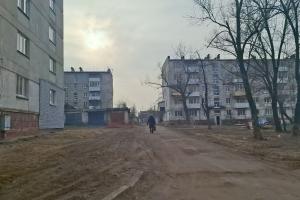 Свежие кадры из оккупированного Северодонецка: разрушенные улицы и цены на спорт