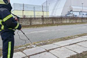 Все ще гасять пожежу: на ЧАЕС триває ліквідація наслідків удару російського дрона