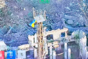 Торецк – это Украина: ВСУ уничтожили группу оккупантов и вернули украинский флаг