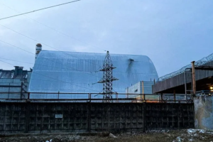 &quot;Привіт від Путіна&quot;: Зеленський заявив, що дрон РФ цілеспрямовано вдарив по саркофагу ЧАЕС