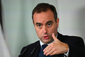 Во Франции сообщили о собственных переговорах с Украиной по добычи полезных ископаемых для своей оборонки