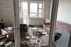 &quot;Как в тюрьме&quot;: жители Северодонецка требуют вернуть связь и защитить от бродячих собак