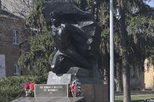 Все працює, але виходити на вулицю страшно: очевидці про ситуацію в окупованій Кремінній
