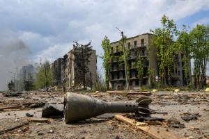 Никаких поблажек: оккупанты требуют оплату за свет и газ в Северодонецке