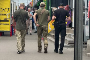 Де українцям вручатимуть повістки з 1 липня: повний список місць та нових правил