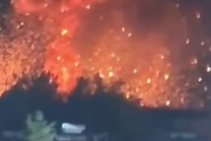 Взрывы в Донецкой области: удар по складу в Харцызске попал на видео