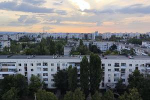 &quot;Побрызгали и уехали&quot;: в сети рассказали, как оккупанты тушат пожары в Северодонецке