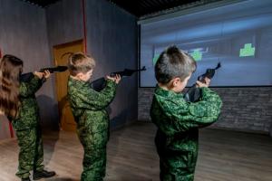 Оккупанты готовят украинских детей к войне: в Луганской области учат снайперов