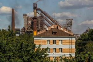Красная пыль накрыла Енакиево: металлургический завод отключил системы очистки