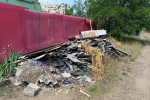 Один контейнер на весь район: як в окупованому Рубіжному перетворюють місто на звалище
