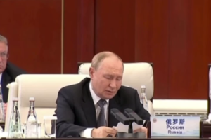 Путін на саміті в Китаї заявив про &quot;шлях до миру&quot; в Україні: як диктатор переписує історію