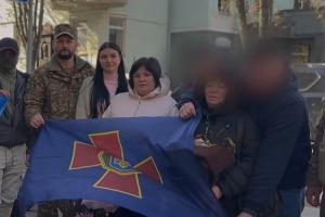 Разведотряд освободил двух военных из плена