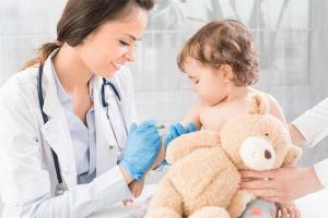 В Украине началась вакцинация от гриппа: чем вакцинируют и сколько это стоит