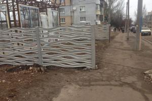 Мешает или нет?: В Лисичанске возник спор из-за строительства новой торговой точки