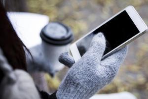 Телефон отключается на холоде: почему и что делать?