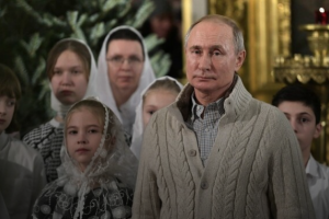 "Это двойник": в сети обсуждают рождественское фото Путина