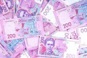 Нацбанк вводит в обращение новые 200 гривен: чем они отличаются