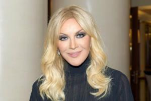 "Куда мир катится": Таисия Повалий показала "новое" лицо (фото)