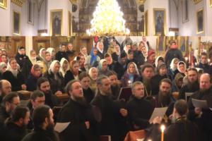 Собралось 300 человек: Святогорская лавра на Донетчине проигнорировала карантин