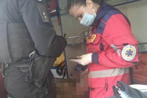 Не подавал признаков жизни: в Северодонецке патрульные спасли 25-летнего парня