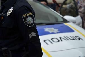 В Северодонецке патрульные заведомо незаконно задержали гражданина и принудительно его удерживали