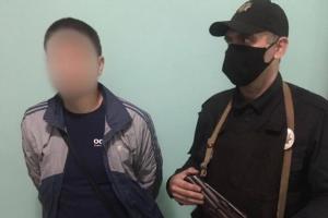 В Рубежном у супермаркета напали на гражданина Индии и отобрали 1000 гривен