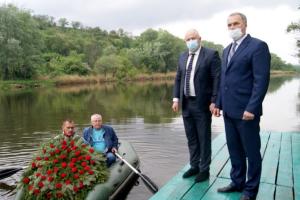 В Лисичанске почтили память павших во Второй мировой войне (фото)