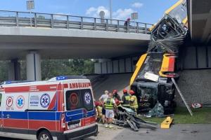 Падіння автобуса з моста в Варшаві: з'ясувалося, що водій був під впливом наркотику