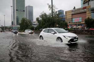 Сильные ливни затопили Варшаву (фото и видео)